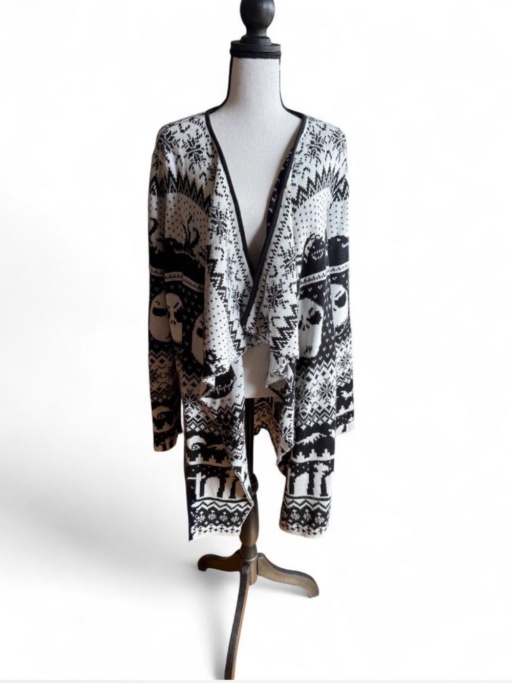 Disney Nightmare Before Christmas Cardigan XL Hot Topic Jack Skellington
